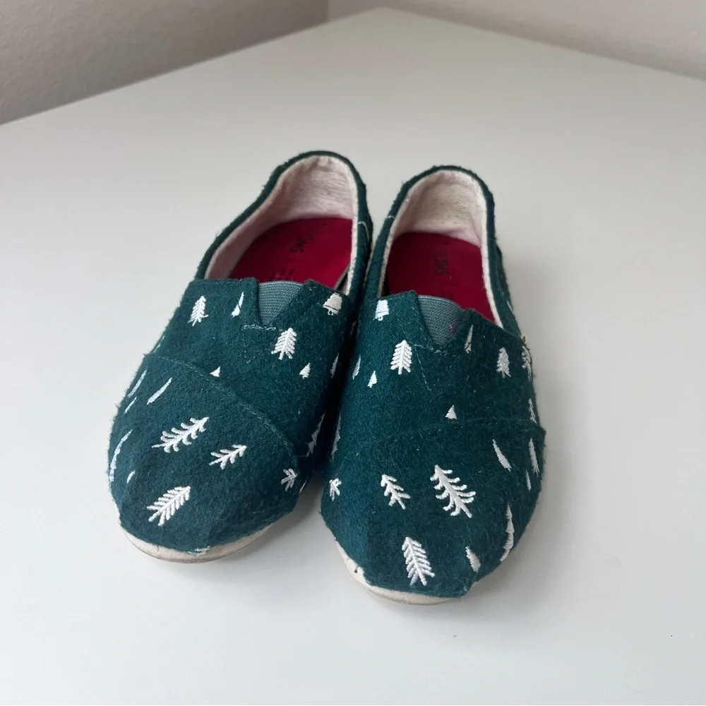 TOMS Forest Trees Embroidered Espadrilles 🌲